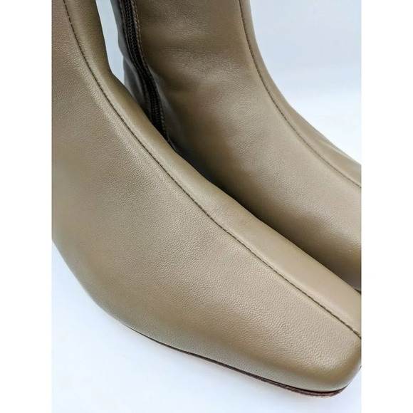 Vince Nella Women's Square Toe Leather Women's Boot Size 6.5 M (MSRP $595) - Picture 5 of 6